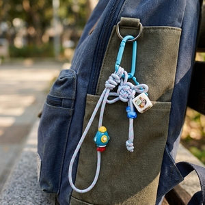 Breloques de sac en cordon noué robuste faites à la main, avec pendentif mignon en forme de fusée et de tuile de Mahjong, accessoire esthétique pour sac à dos et sac à main, bleu, article cadeau - Product Image 6