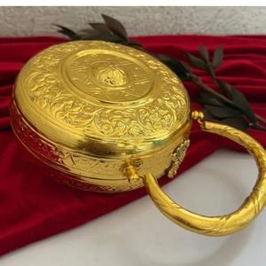 Bolso de mano artesanal de latón estilo antiguo God Grace Craft, cartera redonda de diseñador con logotipo personalizado, tamaño ideal para recuerdos de boda y fiestas. - Product Image 1