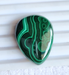 Malachite verte naturelle cabochon, qualité AAA+, pierres précieuses de toutes formes et tailles disponibles, prix de gros pour la fabrication de bijoux - Product Image 4