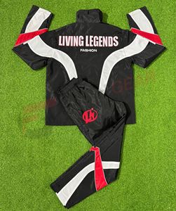 ชุดเสื้อแจ็คเก็ตและกางเกงกันลมลายทางสไตล์วินเทจสำหรับทุกเพศ ผลิตจากโพลีเอสเตอร์ทอ เหมาะสำหรับฤดูหนาว รับผลิตตามแบบ OEM พร้อมสกรีนโลโก้ สีสันตามสั่ง ขั้นต่ำ 20 ชิ้น - Product Image 2