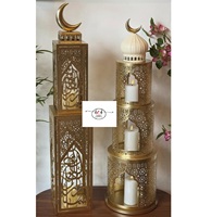 Lanterne du Ramadan en métal avec cadre en fer, panneaux en verre, porte-bougie en métal, lanterne à bougie pour la décoration de la maison et des mariages