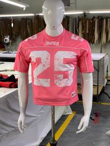 Nouveauté : T-shirts vintage pour hommes coupe ample et oversize, avec logo personnalisé imprimé, en tissu 100% maille, col en V, style football court - Product Image 2