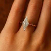 Bague de Fiançailles Classique en Moissanite Taille Cerf-volant 2,0 Carats, Sertie Clos en Argent 925, Bague Solitaire Originale, Bijou Cadeau pour Femme