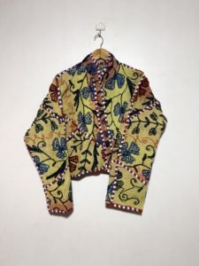 Veste en coton Kantha tissée recyclée, faite à la main, patchwork, pull léger, style bohème, pour l'automne et l'hiver - Product Image 2