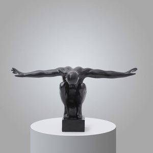 Sculpture en résine de figurine nordique en vol, décoration pour bureau, meuble TV, bar à vin - Product Image 5