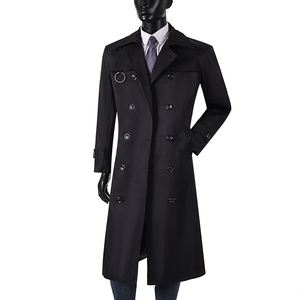 Abrigo de hombre beige de doble botonadura, largo hasta la rodilla, con hombreras y fajas. - Product Image 2