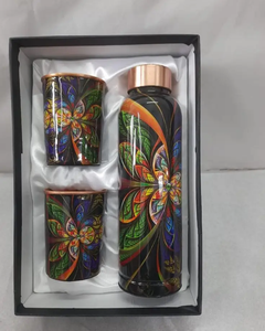 Ensemble de bouteille d'eau et de verre en cuivre |   Vaisselle en cuivre imprimée de design |   Vente en gros de produits artisanaux d'Inde - Product Image 5