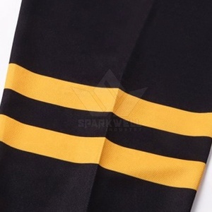 Maillot de hockey sur glace unisexe noir et jaune, col rond, manches longues, maille respirante, impression par transfert thermique, personnalisable, devant avec logo d'équipe - Product Image 4