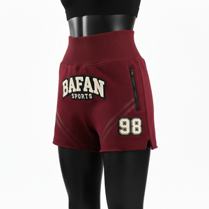 Shorts de poliéster y spandex premium de 240 GSM, color granate, cintura alta, con cremallera lateral, bolsillos y logotipo bordado. - Product Image 4