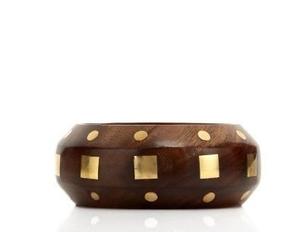 Bracelet en bois élégant, bijou moderne en bois pour femme, idéal pour les tenues décontractées et les soirées, disponible chez Worldwide Supply - Product Image 3