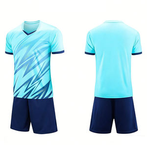 Conjunto de Uniforme de Fútbol Personalizado con Cuello en V, Manga Corta, Impresión de Nombre y Número, 100% Poliéster, Diseño de Bandera y Leopardo - Product Image 4