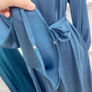 Abaya en satin à coupe droite, manches fermées, style maxi, avec ceinture, coupe fluide, unie, modeste, style Dubaï, vêtement islamique de Turquie, avec poches - Product Image 4