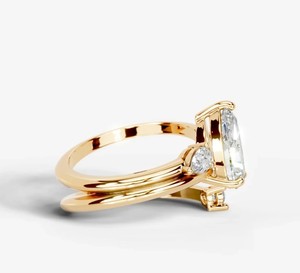 Anillo de Compromiso de Moissanita con Corte de Pera Geométrico, Plata de Ley 925, Chapado en Oro Amarillo, 6x9 mm, Lujoso y Elegante para Novia - Product Image 2