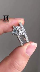 Ensemble de mariage de luxe 2 pièces : Bague de fiançailles en diamant de laboratoire taille cœur 1 ou 2 carats avec alliance éternité assortie - Product Image 2