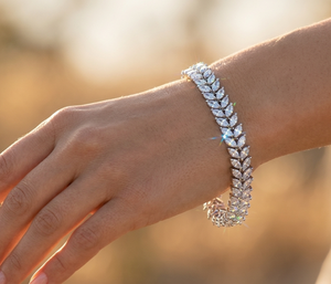 Aniva BR943940 Pulsera de tenis floral con racimo de hojas marquesa de oro blanco de 18K y diamantes cultivados en laboratorio, certificada por IGI - Product Image 3