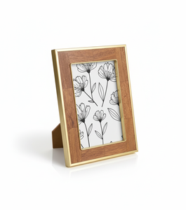 Cadre photo en teck fait main avec bordure dorée, design léger et élégant pour format A4, à poser sur table ou à accrocher au mur, décoration pour la maison et le bureau - Product Image 1