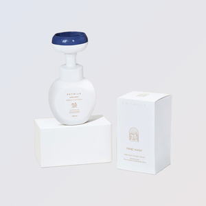 Savon liquide en gros Sky Milk Coréen K-Beauty pour le lavage des mains, fabriqué en Corée, pour les soins corporels - Product Image 1