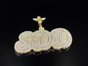 Pendentif Hip Hop personnalisé en alliage plaqué or avec diamants CZ glacés - Product Image 2