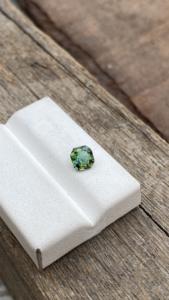 Exclusivo en Mi Tienda: Tanzanita Natural Certificada de Color Raro, Corte Brillante Cuadrado, Zoisita Natural, 0.99 Quilates - Product Image 3