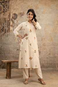 Ensemble de costume long en lin soyeux beige de qualité supérieure, brodé, séchage rapide, entièrement doublé, avec pantalon et dupatta assortis pour femme, tenue ethnique - Product Image 2
