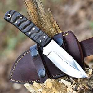มีดทำมือใบตายแบบ Fixed Blade สำหรับล่าสัตว์และตั้งแคมป์  ทำจากเหล็กคาร์บอน ปลายมีดแบบ Drop Point ด้ามทำจากเขาแกะ ขนาด 8 นิ้ว อเนกประสงค์สำหรับกิจกรรมกลางแจ้ง - Product Image 4