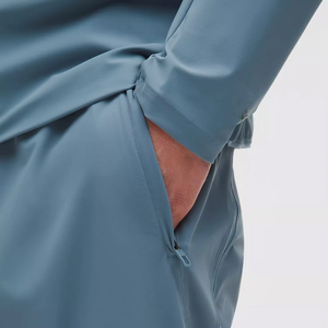 Ensemble de survêtement athlétique moderne pour un style de vie actif, comprenant une veste de performance bleue élégante et un pantalon léger assorti - Product Image 5