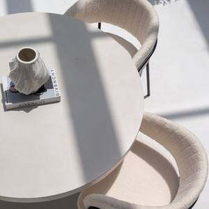 Table à manger en micro-béton Vandana Aureo Prime au design minimaliste moderne - Product Image 2