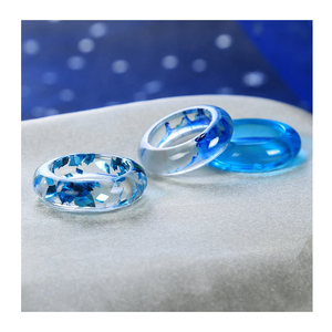 Anneaux de serviette en résine de haute qualité, logo personnalisable, couleur bleu ciel, en forme de cercle, artisanat en résine époxy. - Product Image 1