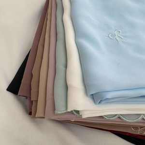 Tudung Musulmán de Alta Calidad, Chifón Sólido con Perlas y Diamantes Cuadrados, Pañuelo Largo Bordado y Transpirable para Mujer, Ideal para Verano - Product Image 3