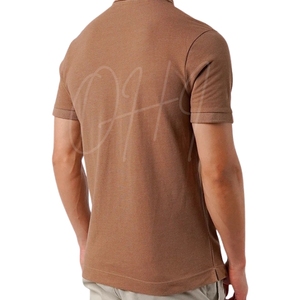 เสื้อยืดคอกว้างสีน้ำตาลธรรมชาติ แขนสั้น ผ้าฝ้าย ทรงหลวม สบายๆ สำหรับผู้ชาย เป็นมิตรกับสิ่งแวดล้อม แห้งเร็ว ระบายอากาศดี ขายส่งจำนวนมาก - Product Image 2