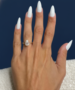 Anillo de Compromiso con Diamante Cultivado en Laboratorio de 2.00 Ct, Certificado por IGI, Corte Pera VVS2 F, Oro Amarillo de 14K, Chapado en Rodio, Venta al Por Mayor - Product Image 5