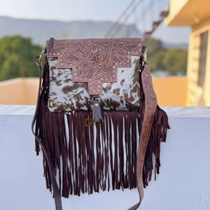 Sac fourre-tout en cuir sculpté à la main avec franges, design personnalisé, vente en gros, sac à main élégant en cuir de vachette et fourrure, sacs multi-usages pour femmes - Product Image 1