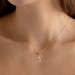สร้อยคอรูปหัวใจเพชรทองคำแท้ 18K สำหรับทุกเพศ พร้อมเพชรธรรมชาติสี D ทรงเหลี่ยมเจียระไนสวยงามทันสมัย สไตล์โรแมนติก เหมาะสำหรับสวมใส่ทุกวัน - Product Image 1