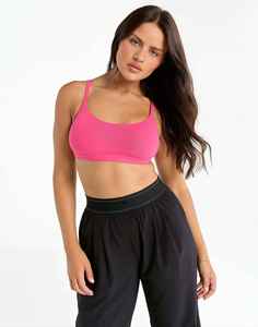 Ensemble de yoga 2 pièces X Custom pour femme : Crop top rose à bretelles en U et pantalon taille haute noir sans manches à jambes larges, respirant et uni - Product Image 5