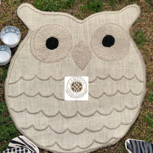 Servilleta de cóctel de lino con forma de búho y bordado delicado, juguetona y encantadora, que aporta un toque acogedor a la decoración de la mesa. - Product Image 3