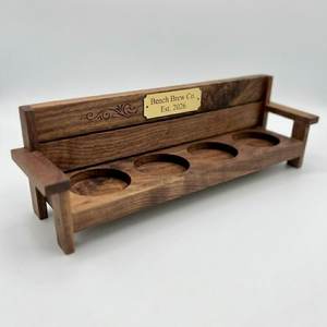 Tabla de madera de acacia con múltiples soportes para vasos de chupito, ideal para degustaciones y celebraciones. El mejor trabajo artesanal para servir. - Product Image 5
