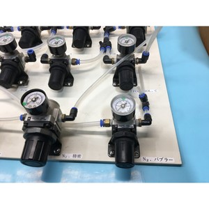 2 Régulateurs de pression SMC ARP3000-02BG + Lot de 13 - Équipements et pièces semi-conductrices d'occasion fiables à l'échelle mondiale - Product Image 4