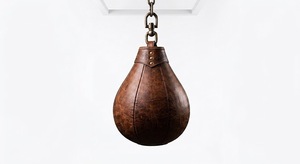 Ballon de boxe gonflable en cuir véritable de haute qualité, personnalisé avec logo et taille sur mesure - Product Image 3