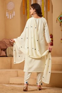 Cream Cotton <b>Kurta</b> Set With Blue Floral Embroidery Dupatta Regular Fit Ankle-Length Traditional Casual Wear <b>For</b> <b>Women</b> - Product Image 6
