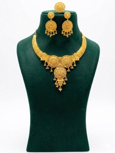 Juego de Collar de 4 Piezas Chapado en Oro Premium, Joyería para Mujer, Hecho a Mano, Superficie Pulida Suave, Diseño Elegante, Regalo para Boda o Fiesta - Product Image 3