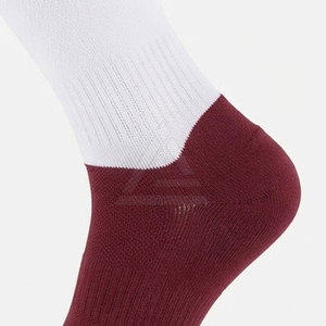 Chaussettes de sport personnalisées pour le cricket, respirantes, anti-humidité, pour la performance des équipes, avec coussinets pour le pied - Product Image 5
