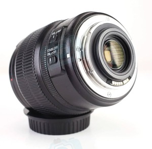 COMPRA 2 Y LLÉVATE 1 GRATIS: Lente Zoom EF-S 15-85mm F/3.5 IS USM, 17 Elementos en 12 Grupos, Ampliación Máxima de 0.21x, Filtro de 72mm, Silicona - Product Image 4