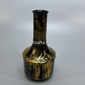 Vase en métal fait main moderne, finition noire et dorée, vase décoratif pour table, élégant accessoire de décoration intérieure, centre de table, cadeau - Product Image 6