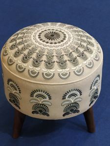 Repose-pieds en bois brodé indien fait main avec rangement, design pliable pour chambre, salon, appartement, école, style traditionnel - Product Image 3