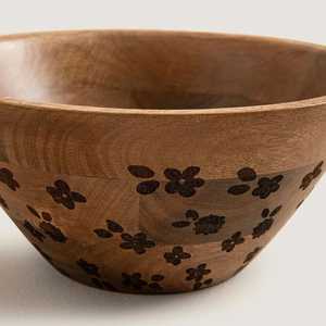 Bol en bois de manguier sculpté à motifs floraux – Bol de service en bois, bol à fruits, saladier, décoration rustique pour la cuisine - Product Image 4