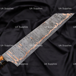 มีดเชฟ UA Supplies ทำจากเหล็กดามัสกัสผสมทองแดง ตีขึ้นรูปด้วยมือ ใช้งานได้ทั้งมือซ้ายและขวา ด้ามจับตามหลักสรีรศาสตร์ ความแข็ง 60 HRC ผิวขัดเงาคมกริบ - Product Image 3