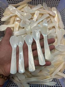 Juego de Cubiertos de Lujo Hechos a Mano con Madreperla, Cucharas y Tenedores de Concha Natural para Postre y Caviar - Macy - Product Image 4