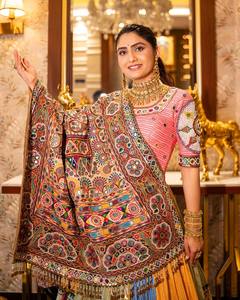 Ensemble Lehenga Choli traditionnel avec broderie miroir, imprimé numérique, dupatta en dentelle, longueur ras du sol, tenue de mariage et de fête Diwali pour femme, prêt-à-porter - Product Image 3