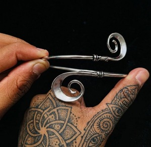 Silver Plated Brass Women's Classic Upper <b>Arm</b> <b>Cuff</b> <b>Arm</b> Band Handmade Spiral Tribal Design Christmas Gift Silver Eye Brand - Product Image 1