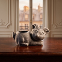 Vase de table rustique en céramique émaillée avec finition mate, fait main à Bali, trou central, idéal pour mariage et nouvellement-marrieds